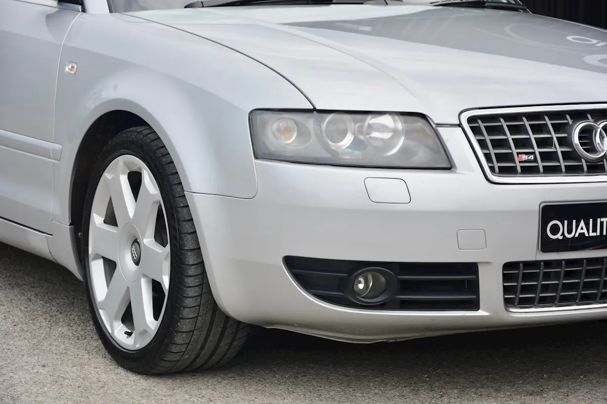 Audi  S4 4.2 V8 Quattro 4