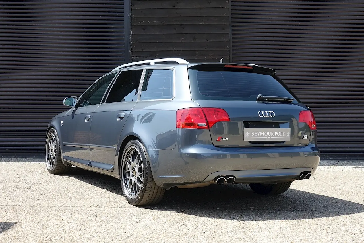 Audi  S4 4.2 V8 Quattro 3
