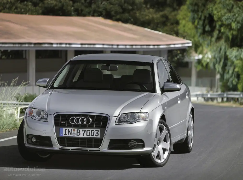 Audi  S4 4.2 V8 Quattro Tiptronic 3