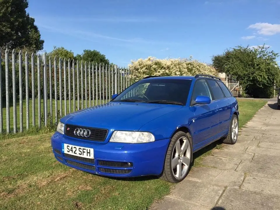 Audi  S4 Avant 2.7 Quattro 1