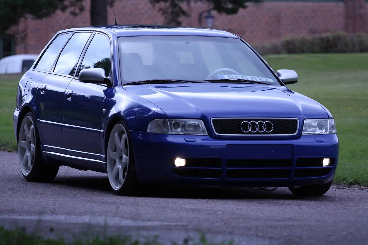 Audi  S4 Avant 2.7 Quattro 4