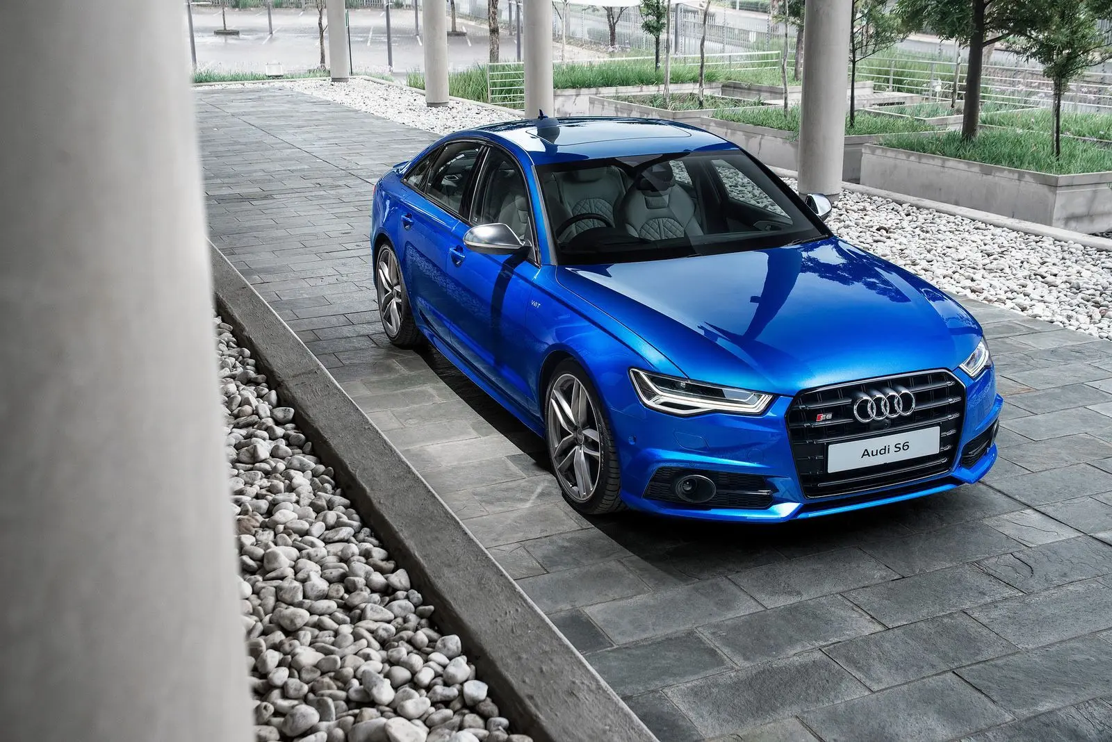 Audi  S6 4.0 TFSI V8 Quattro S-Tronic 1