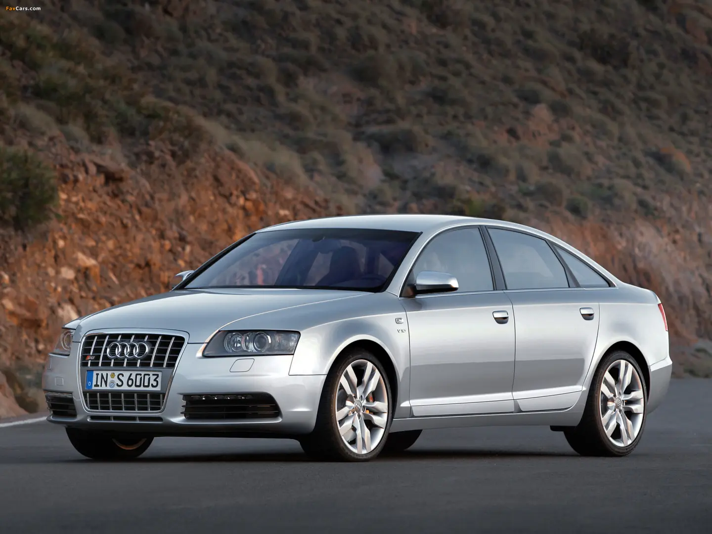 Audi  S6 5.2 V10 Quattro Tiptronic 2