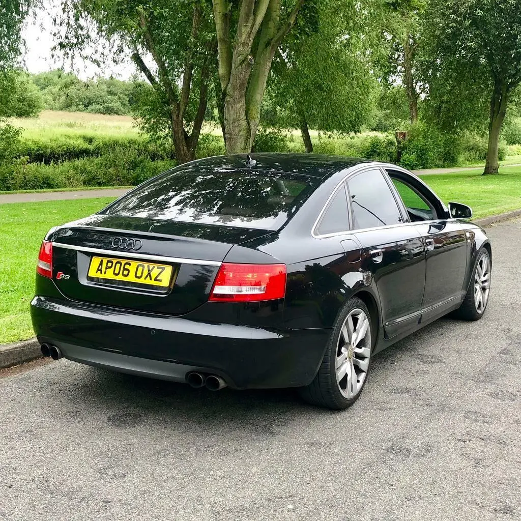 Audi  S6 5.2 V10 Quattro Tiptronic 3