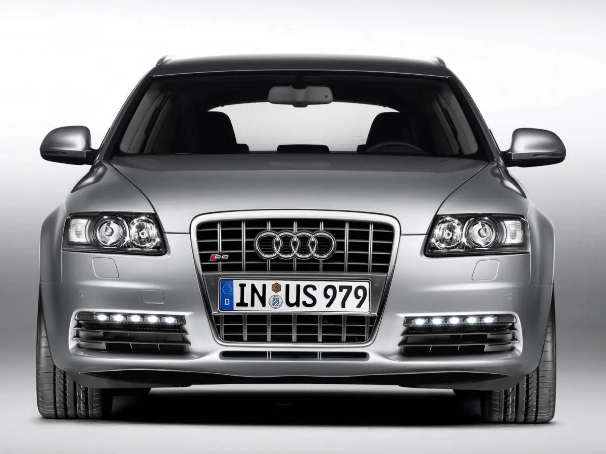 Audi  S6 Avant 5.2 V10 Quattro Tiptronic 1