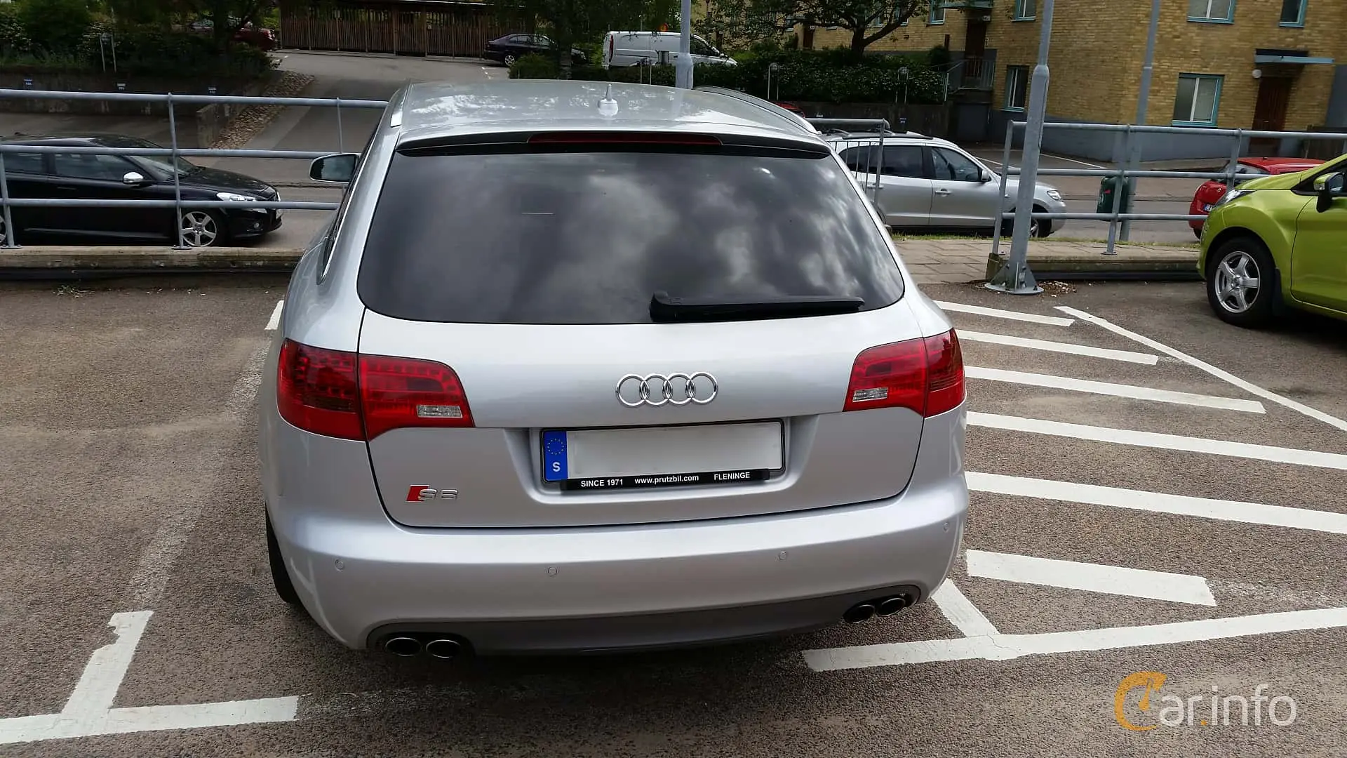 Audi  S6 Avant 5.2 V10 Quattro Tiptronic 3
