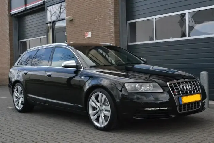 Audi  S6 Avant 5.2 V10 Quattro Tiptronic 4