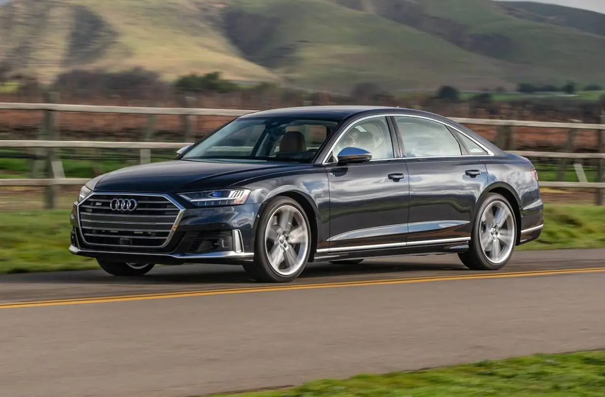 Audi  S8 4.0 TFSI Quattro Tiptronic (A8) 2