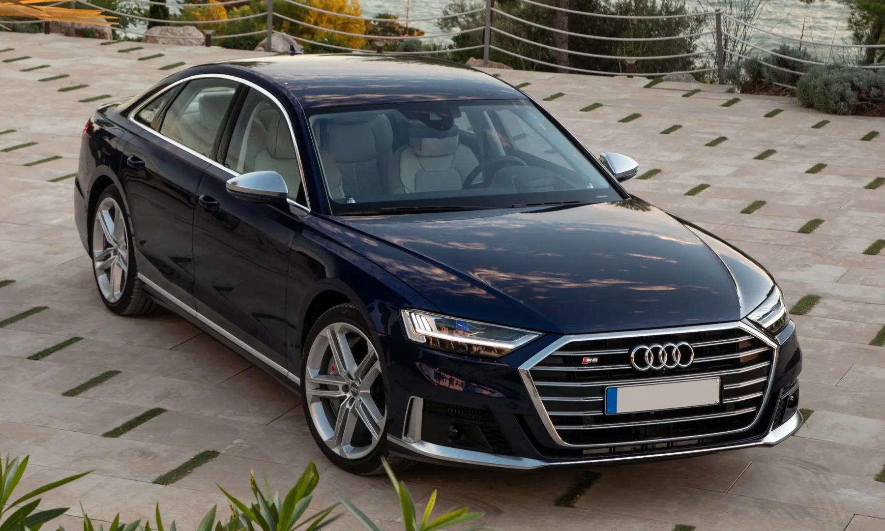 Audi  S8 4.0 TFSI V8 BiTurbo Quattro Tiptronic 5