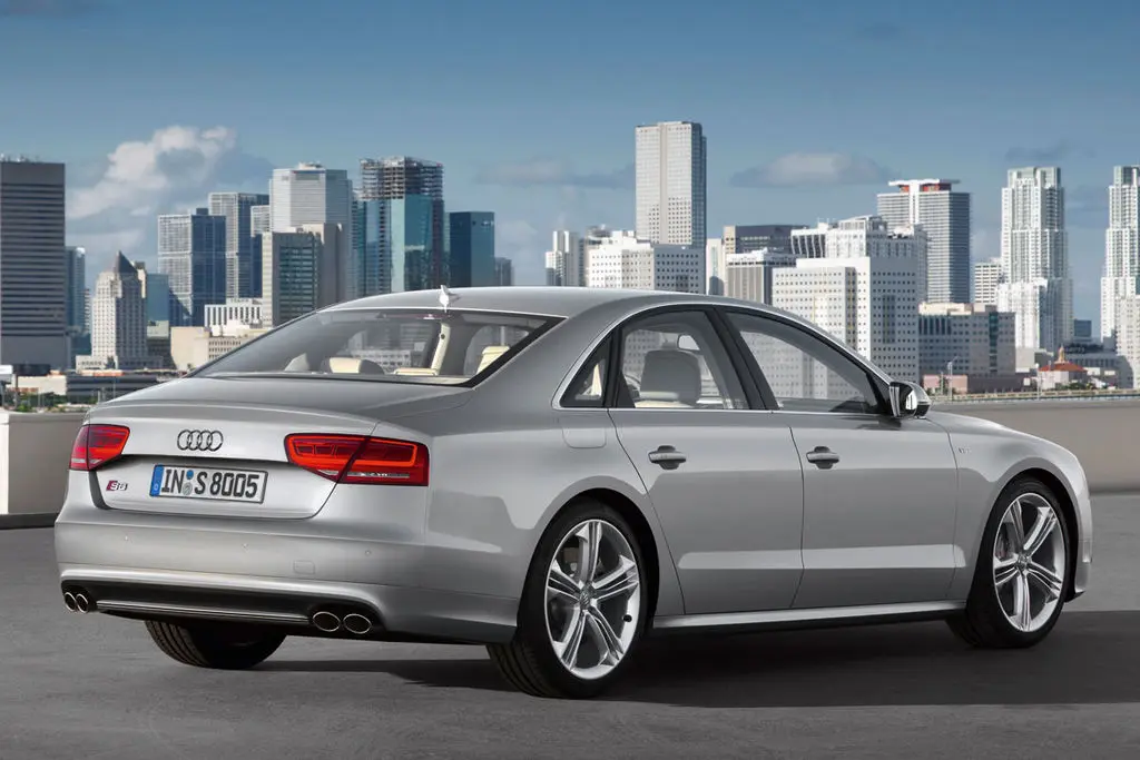Audi  S8 4.0 TFSI V8 Quattro Tiptronic 4