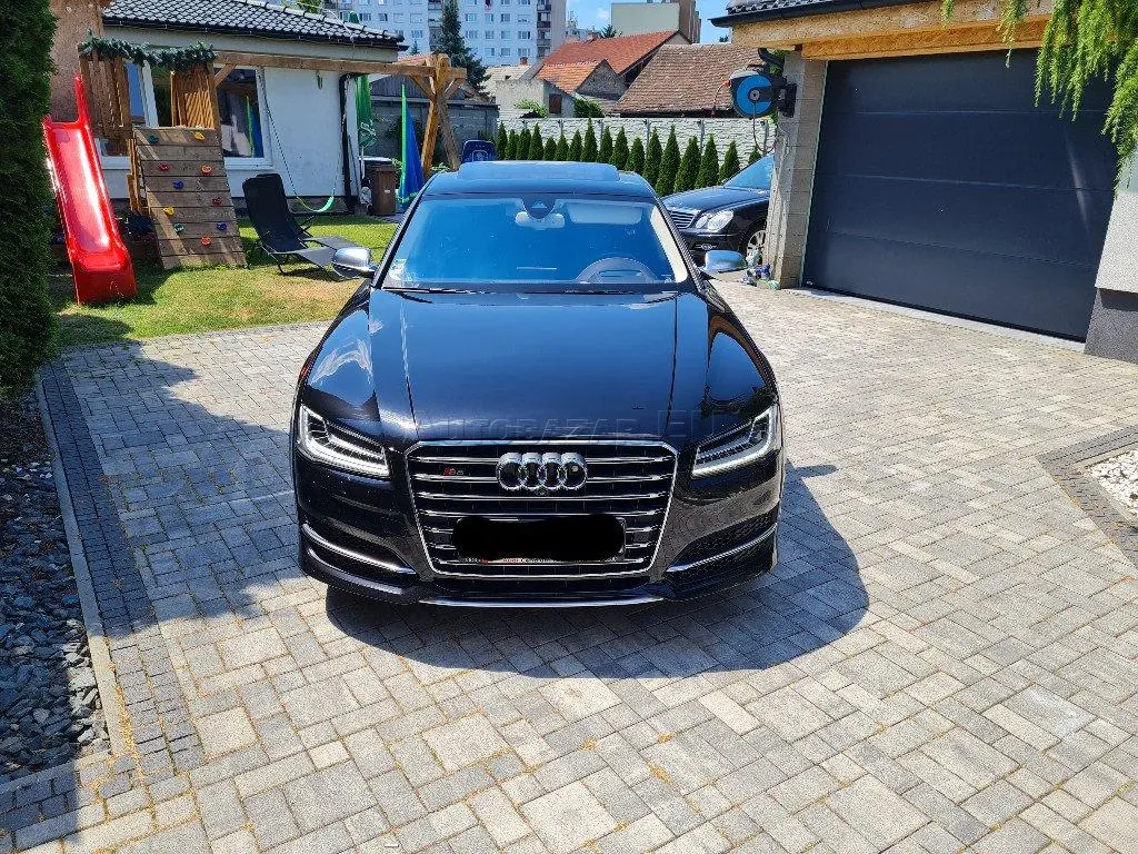 Audi  S8 4.0 TFSI V8 Quattro Tiptronic 5