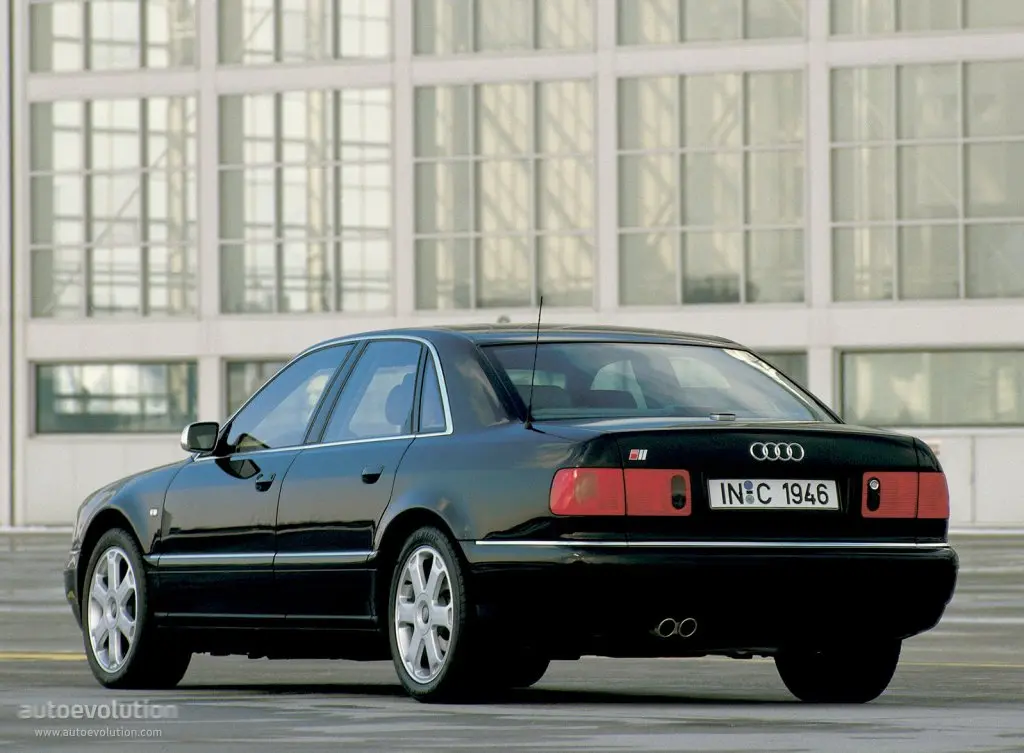 Audi  S8 4.2 Quattro Tiptronic 2