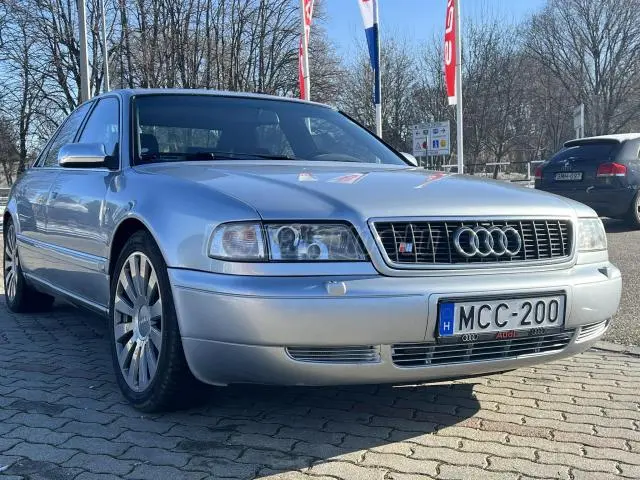 Audi  S8 4.2 Quattro Tiptronic 3