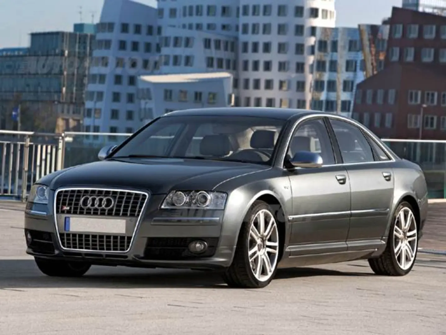 Audi  S8 5.2 V10 Quattro Tiptronic 2