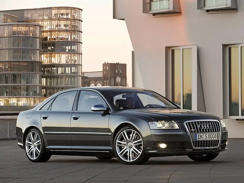 Audi  S8 5.2 V10 Quattro Tiptronic 3