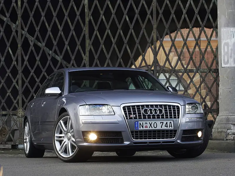 Audi  S8 5.2 V10 Quattro Tiptronic 7