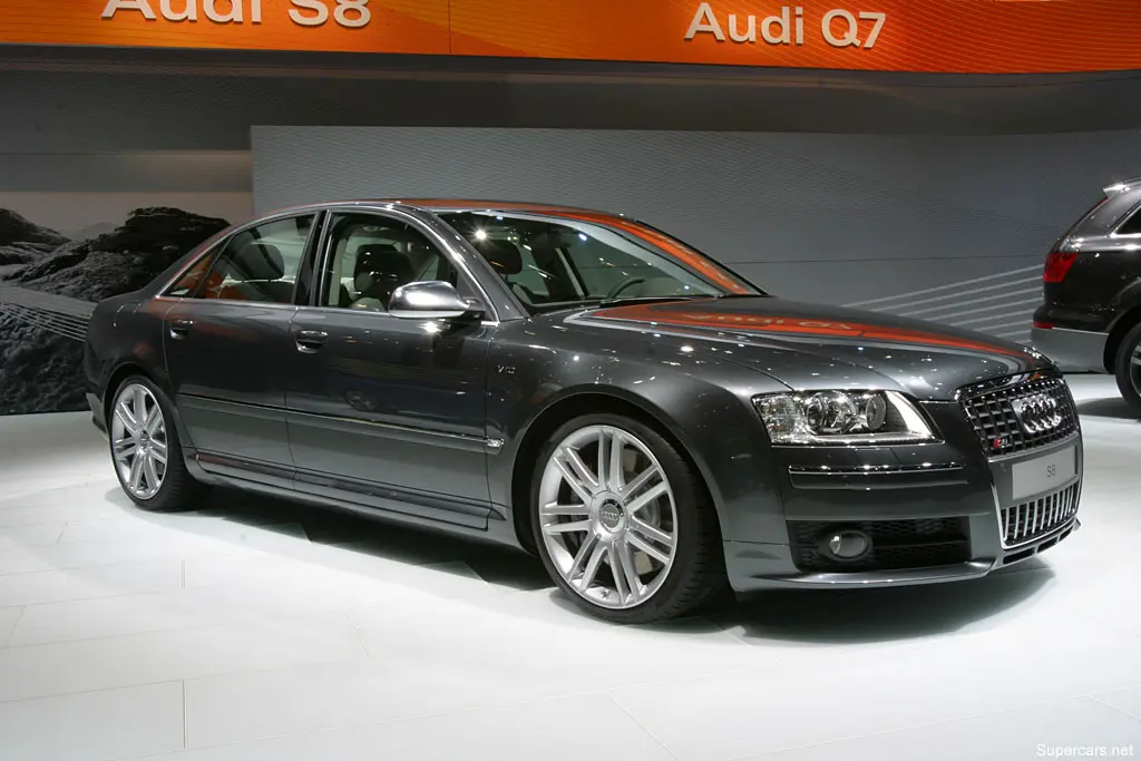 Audi  S8 5.2 V10 Quattro Tiptronic 5