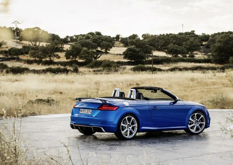 Audi TT TTRS Roadster 2.5 TFSI Quattro S-Tronic 5