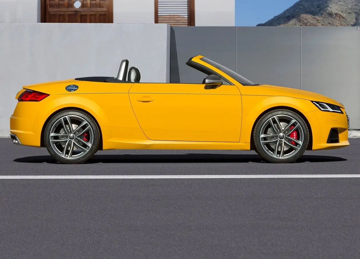 Audi TT TTRS Roadster 2.5 TFSI Quattro S-Tronic 5