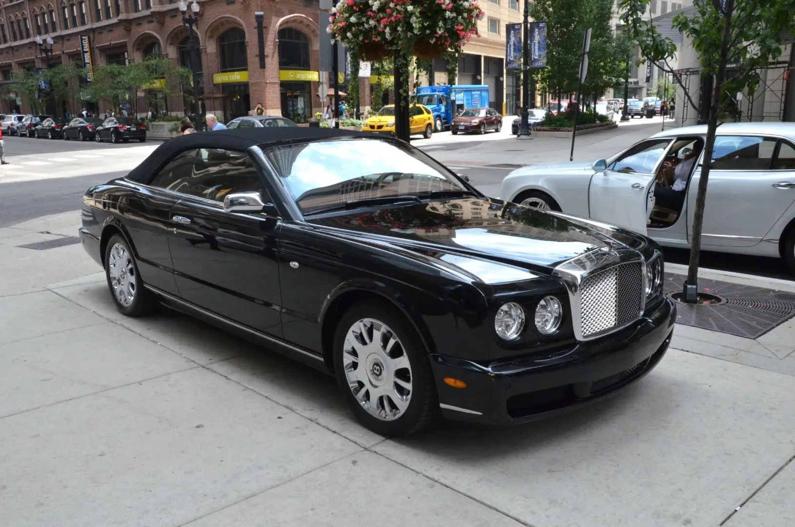 Bentley Azure Azure 6.8 V12 6