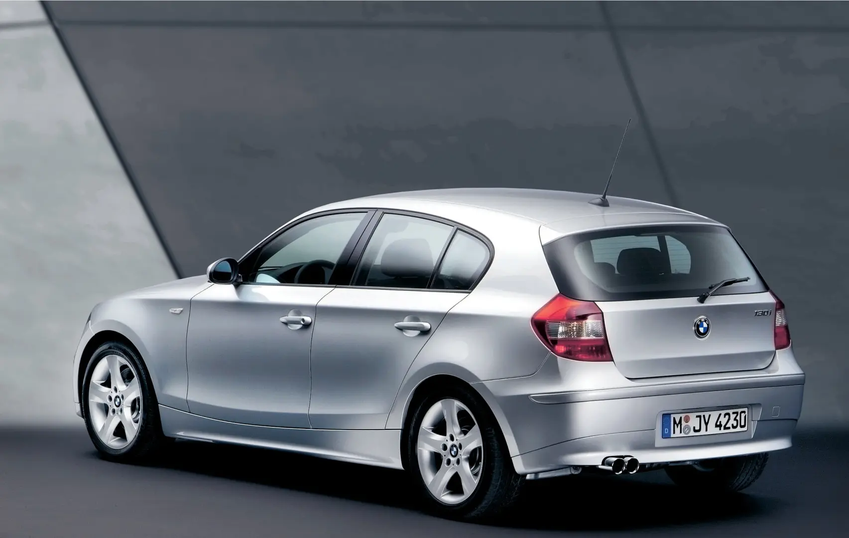 BMW 1 Serisi 1 Serisi 130i Standart 2