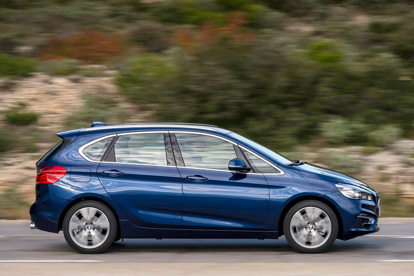 BMW 2 Serisi 2 Serisi Active Tourer 216d Pure 6
