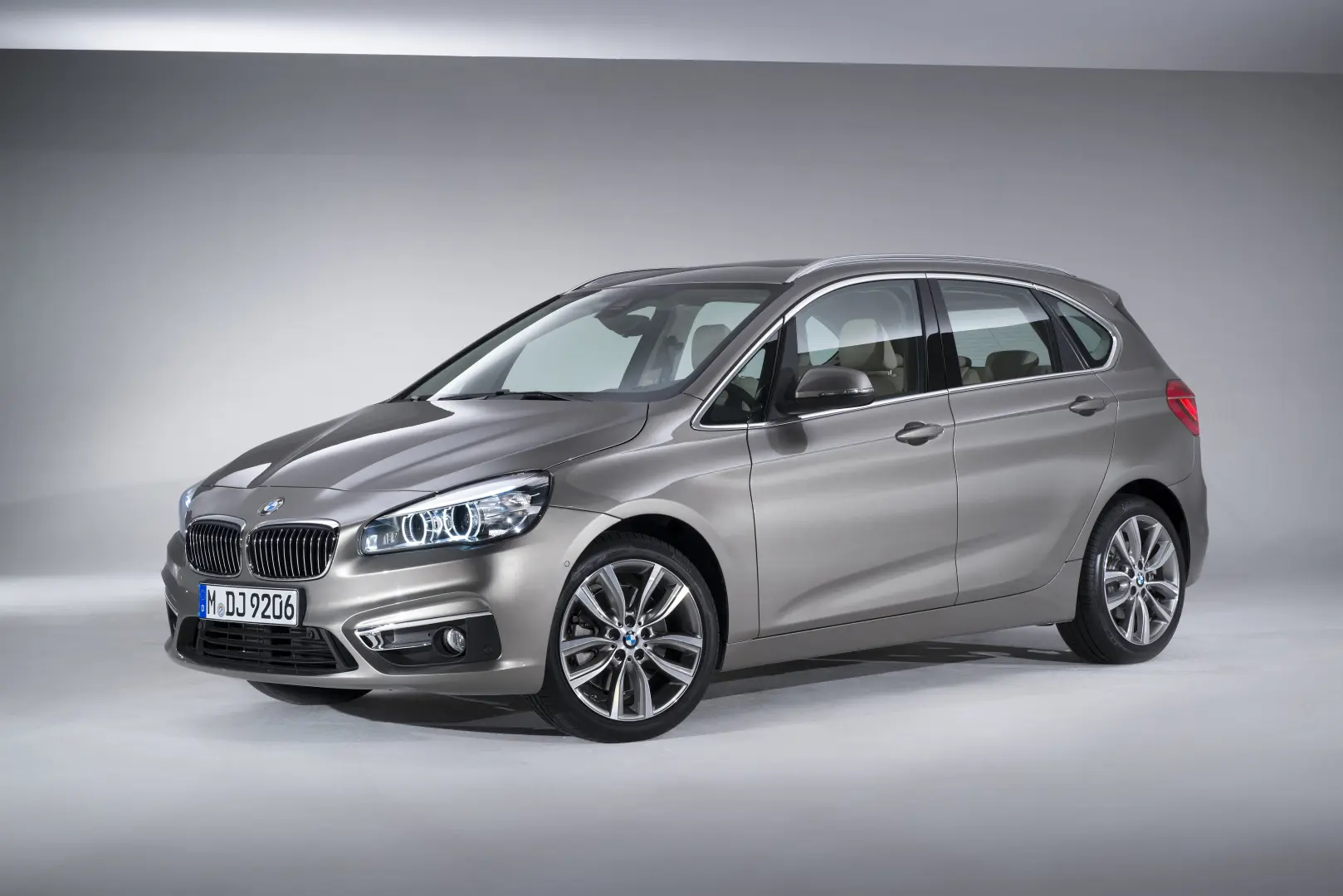 BMW 2 Serisi 2 Serisi Active Tourer 216d Joy 1