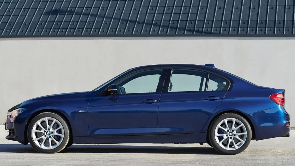BMW 3 Serisi 3 Serisi 318d Luxury Plus 1