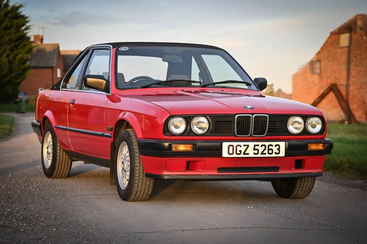 BMW 3 Serisi 3 Serisi 318i Standart 1