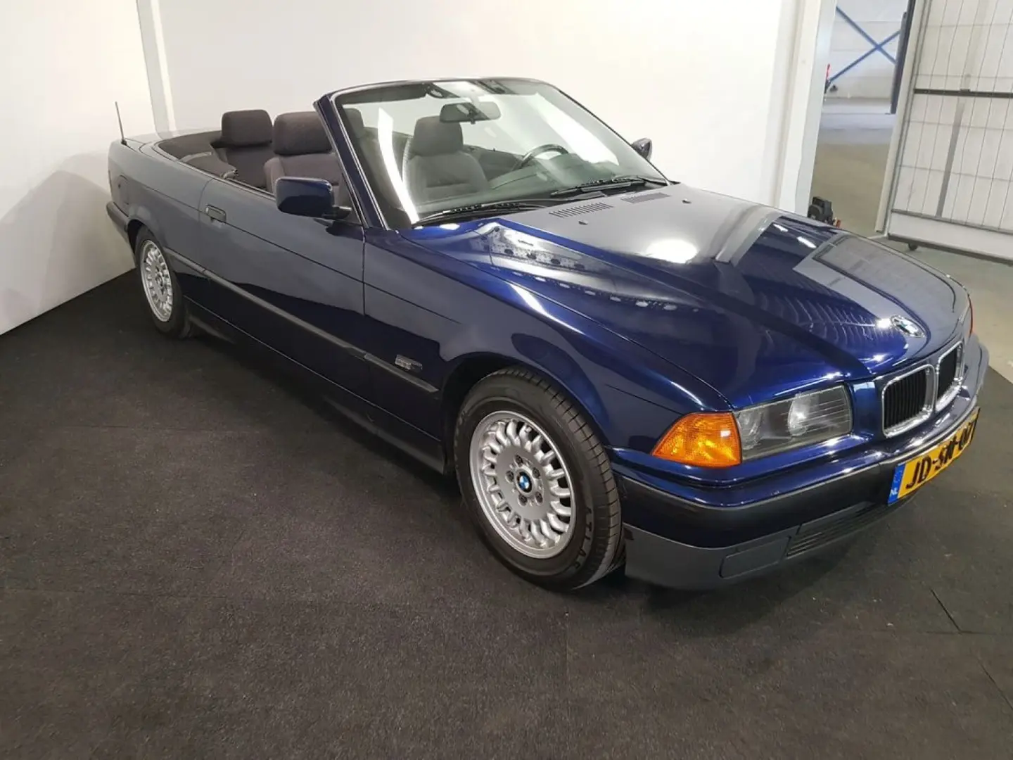 BMW 3 Serisi 3 Serisi 318i Standart 6