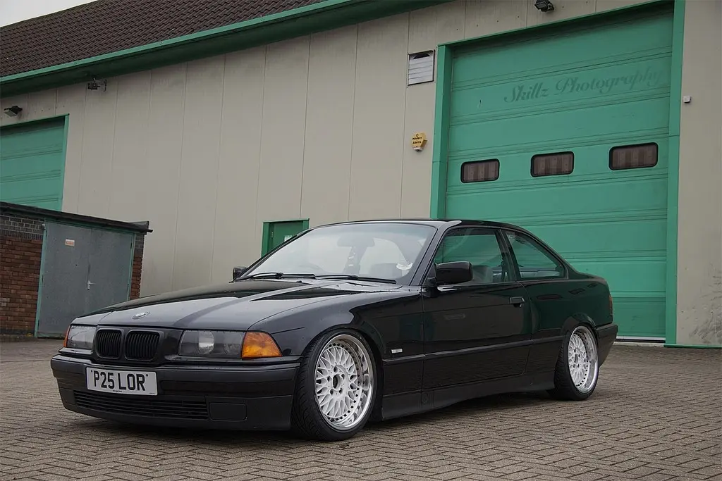 BMW 3 Serisi 3 Serisi 318is Standart 3