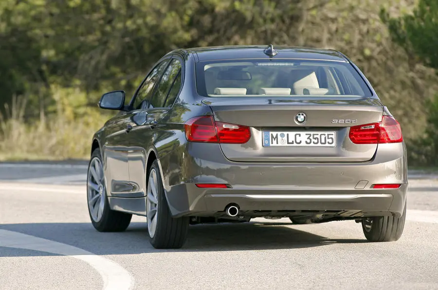 BMW 3 Serisi 3 Serisi 320d Standart 7