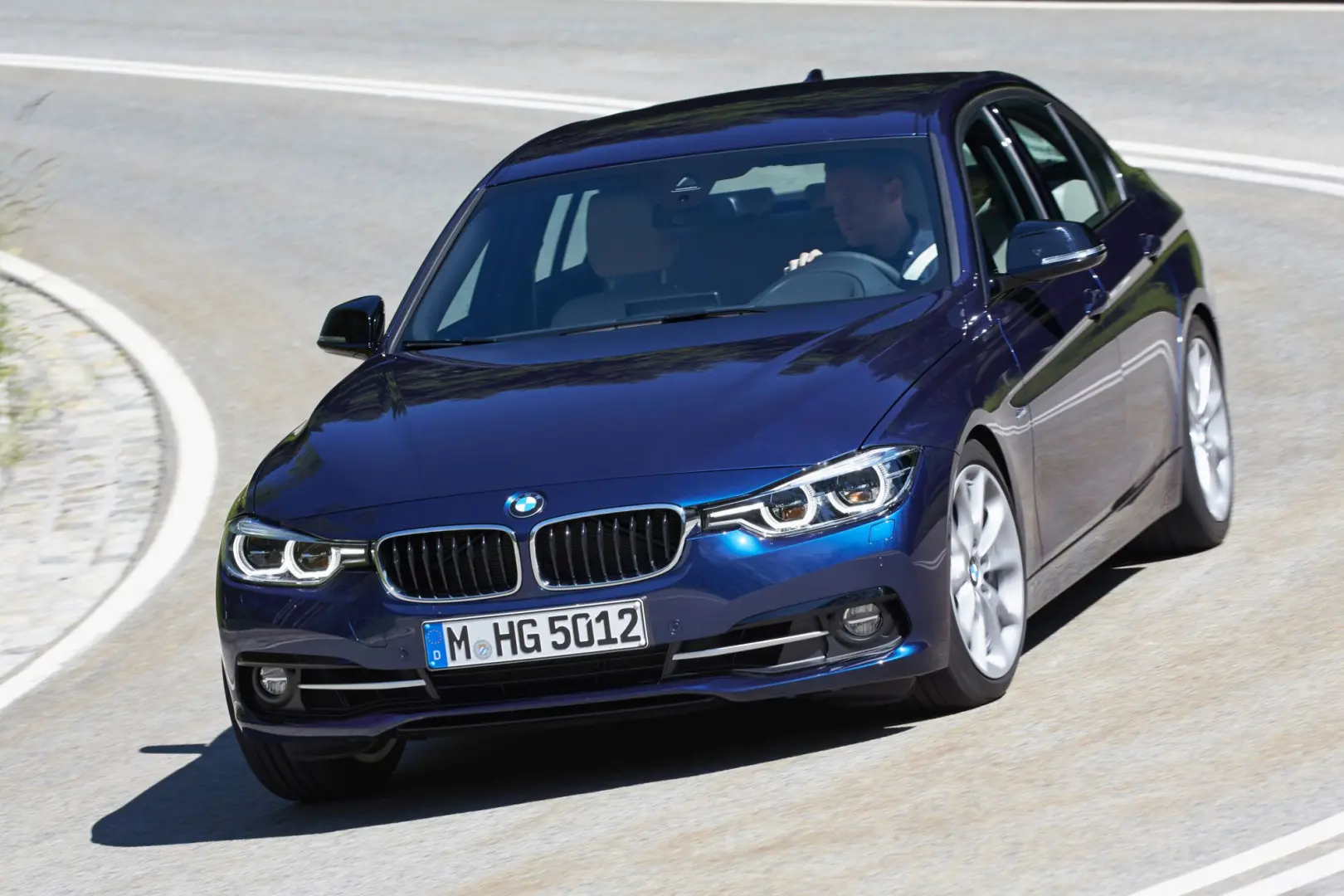 BMW 3 Serisi 3 Serisi 320d xDrive Edition M Sport 6