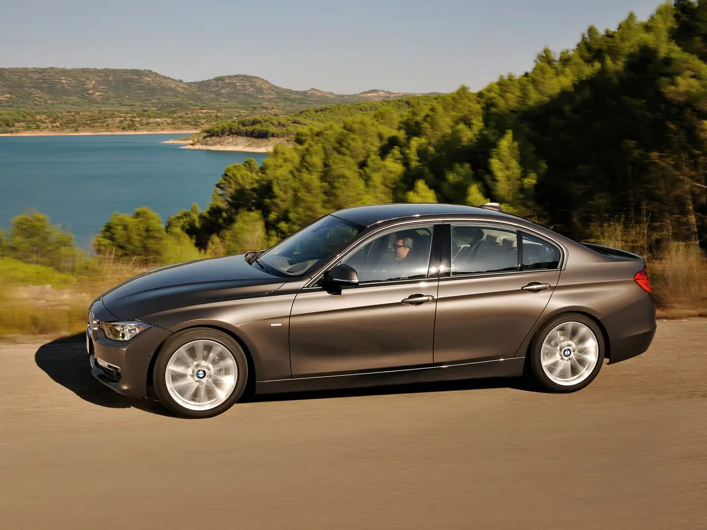 BMW 3 Serisi 3 Serisi 320d Premium 5