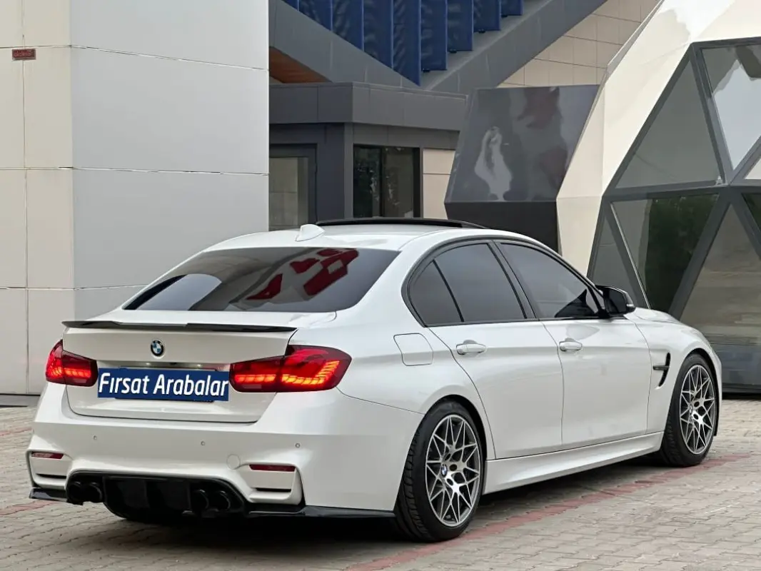 BMW 3 Serisi 3 Serisi 320i EfficientDynamics 40th Year Edition 2
