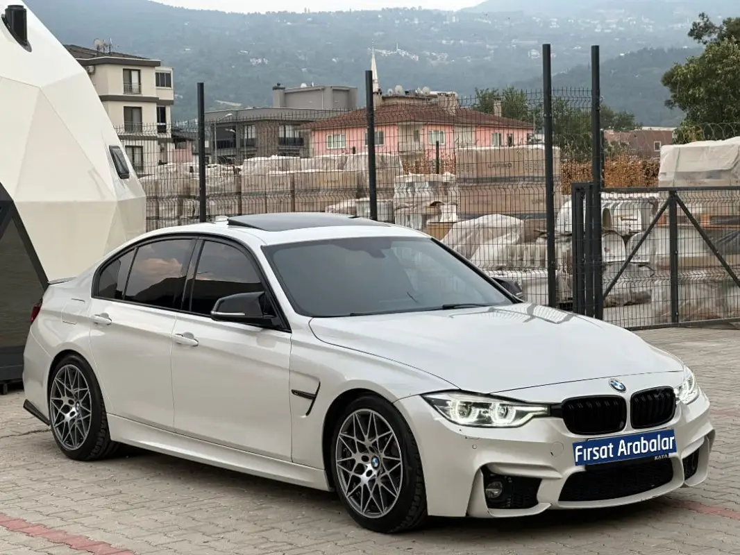 BMW 3 Serisi 3 Serisi 320i EfficientDynamics 40th Year Edition 4