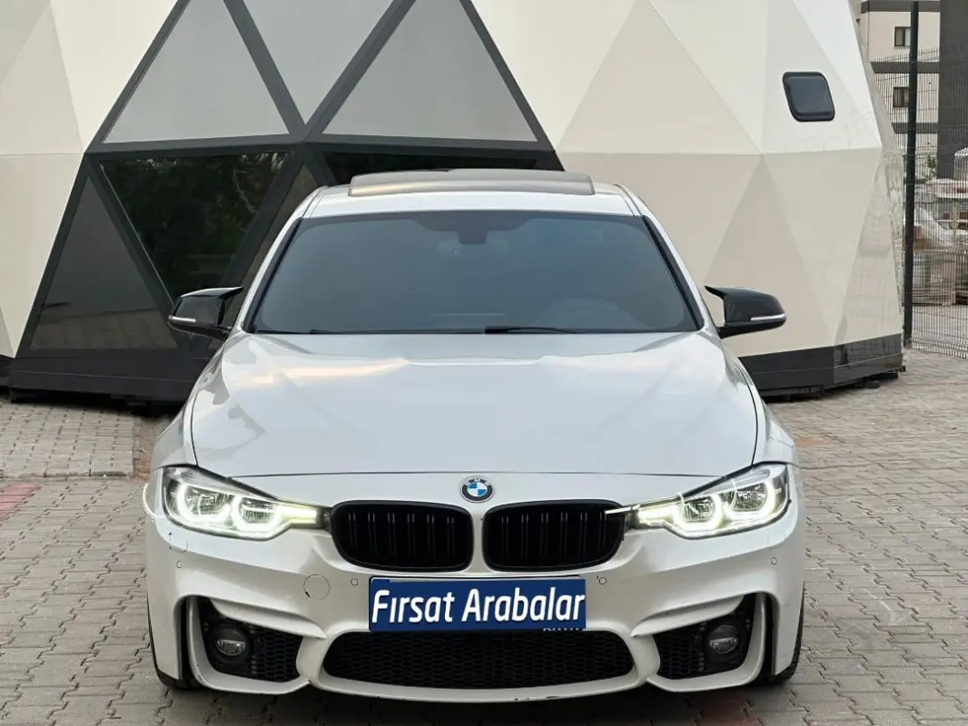 BMW 3 Serisi 3 Serisi 320i EfficientDynamics 40th Year Edition 5