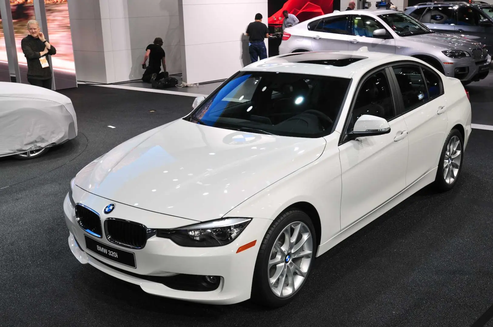 BMW 3 Serisi 3 Serisi 320i EfficientDynamics Luxury M Plus 4