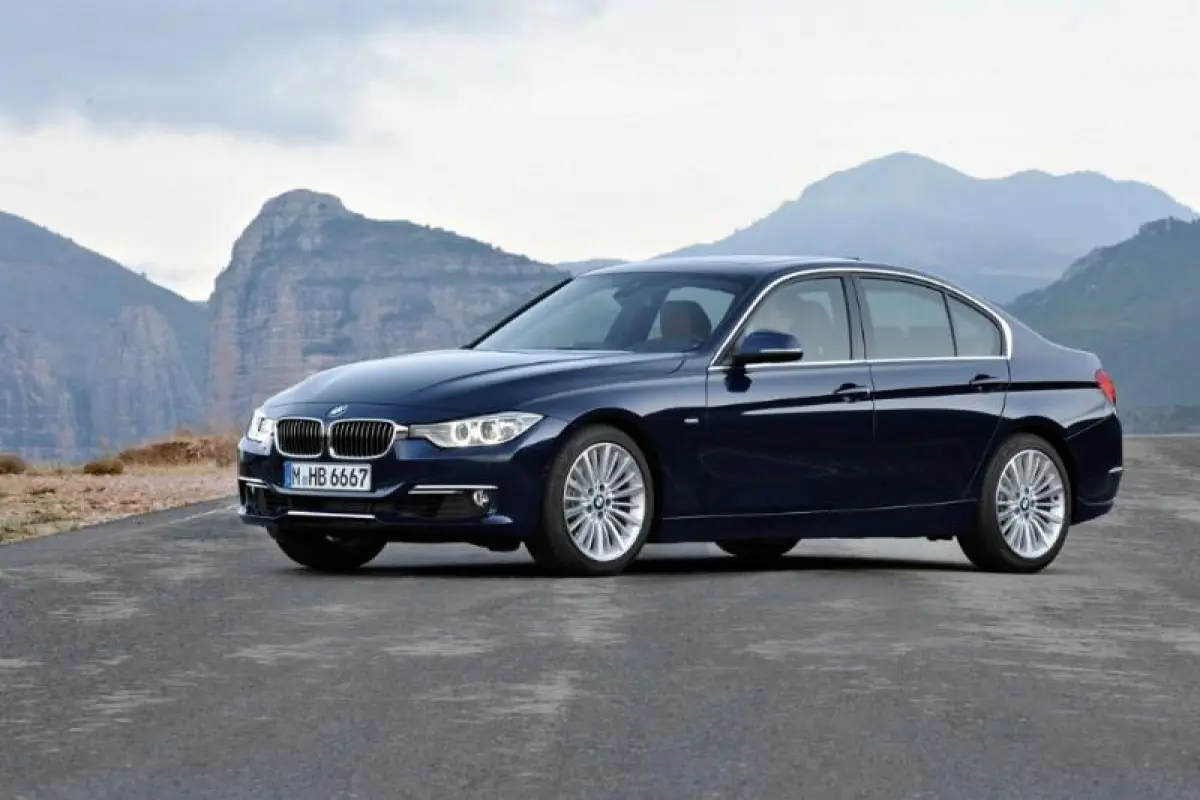 BMW 3 Serisi 3 Serisi 320i EfficientDynamics Sport Plus 4