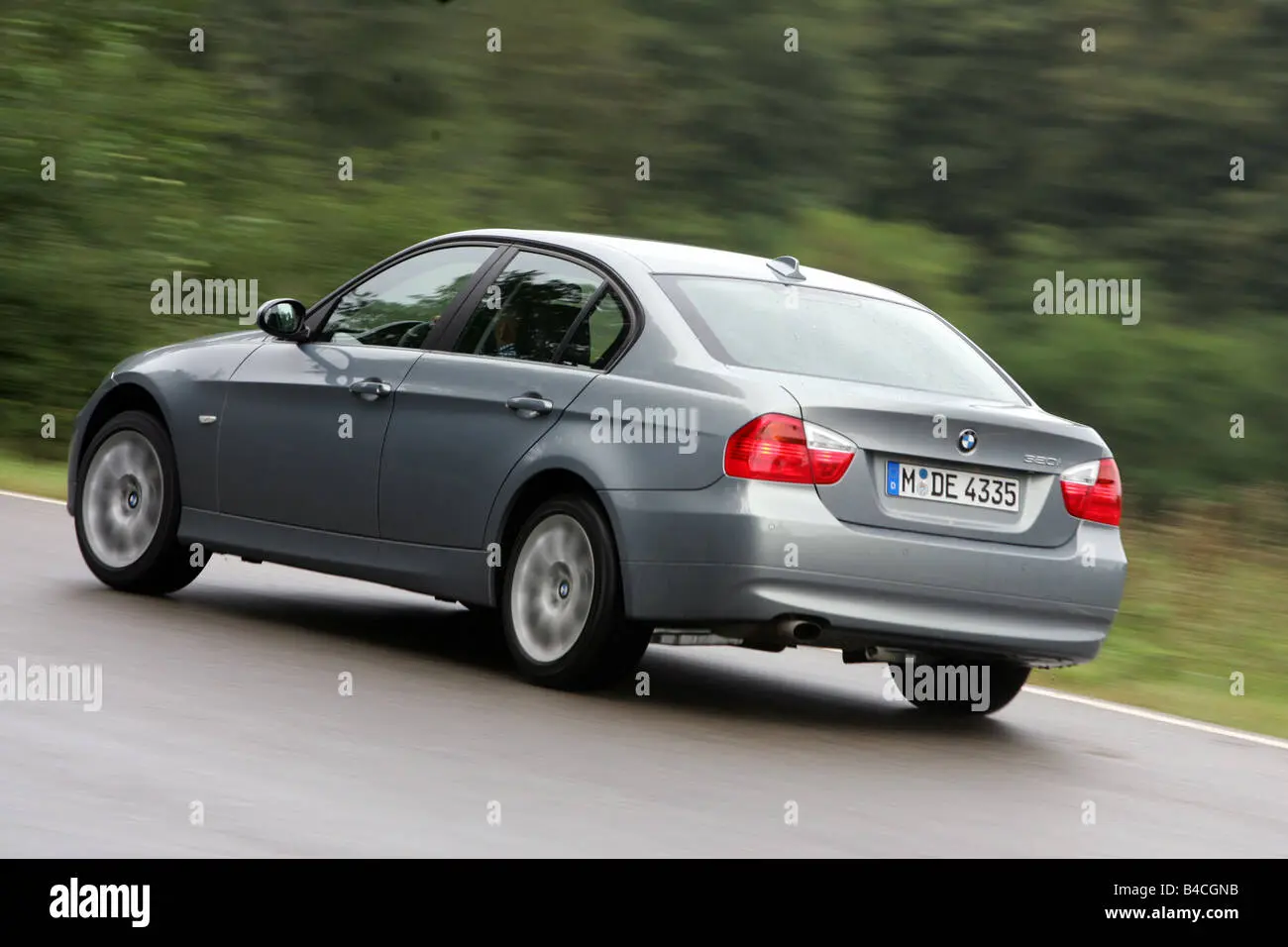 BMW 3 Serisi 3 Serisi 320i Standart 6