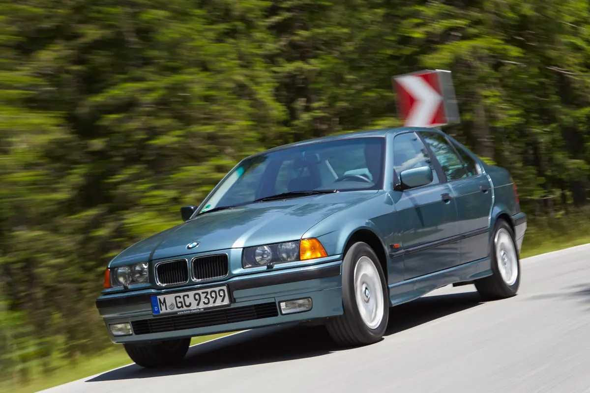 BMW 3 Serisi 3 Serisi 320i Standart 6