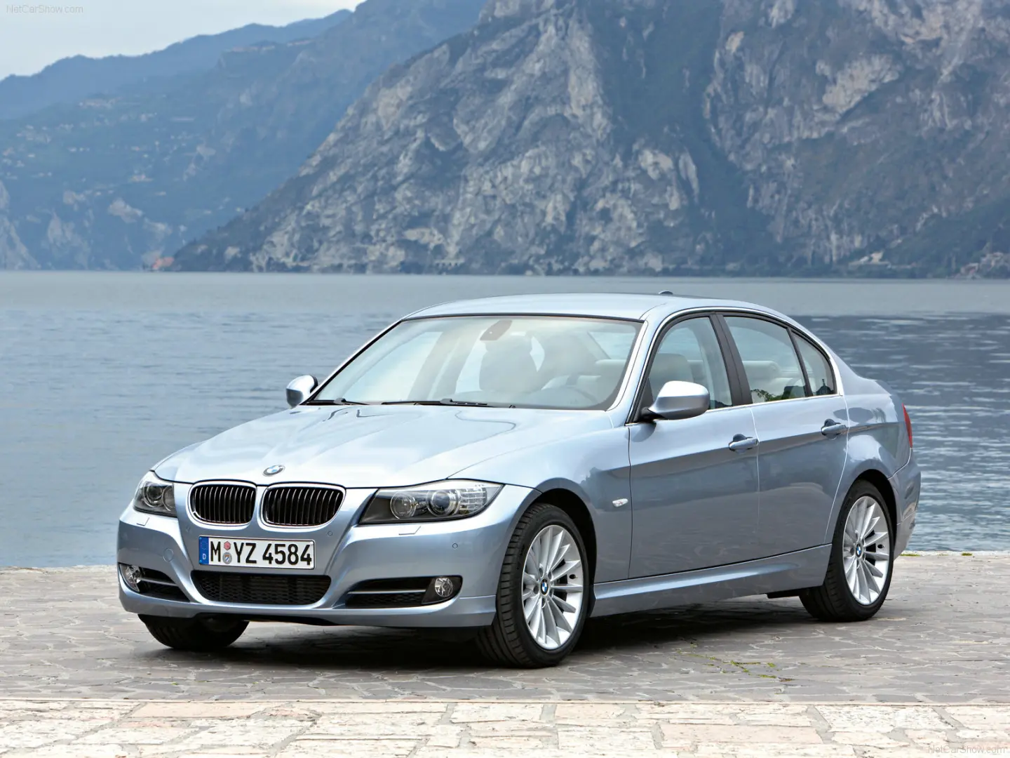 BMW 3 Serisi 3 Serisi 320i Standart 3