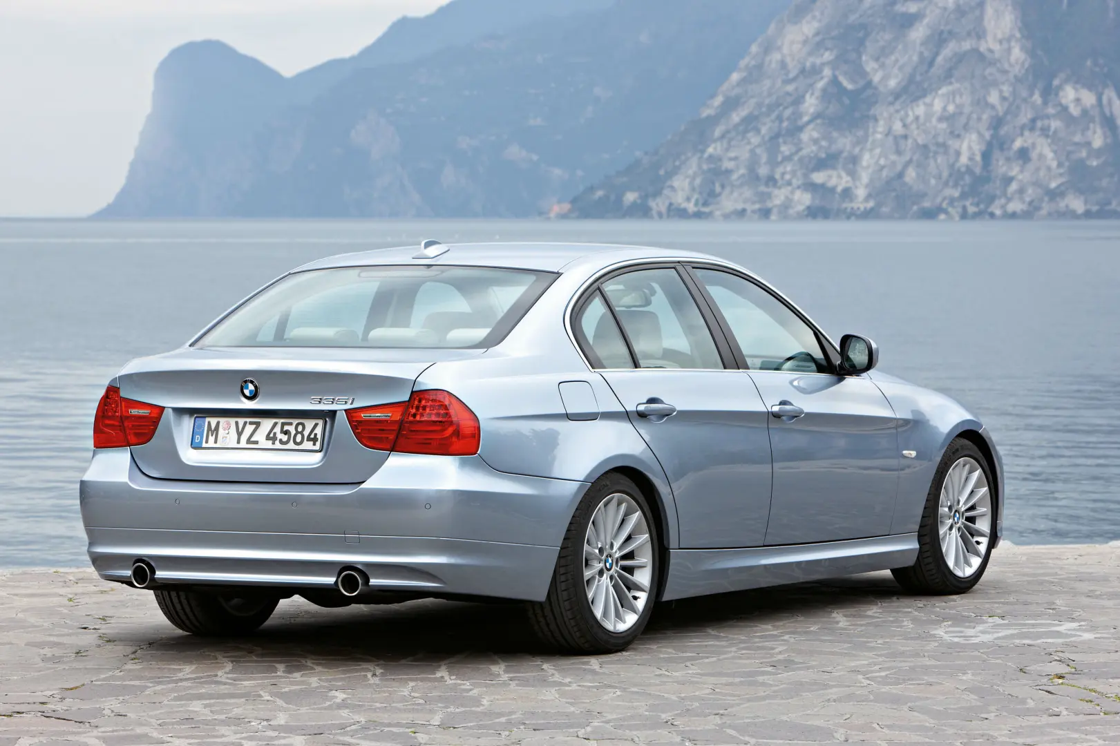 BMW 3 Serisi 3 Serisi 320i Standart 6