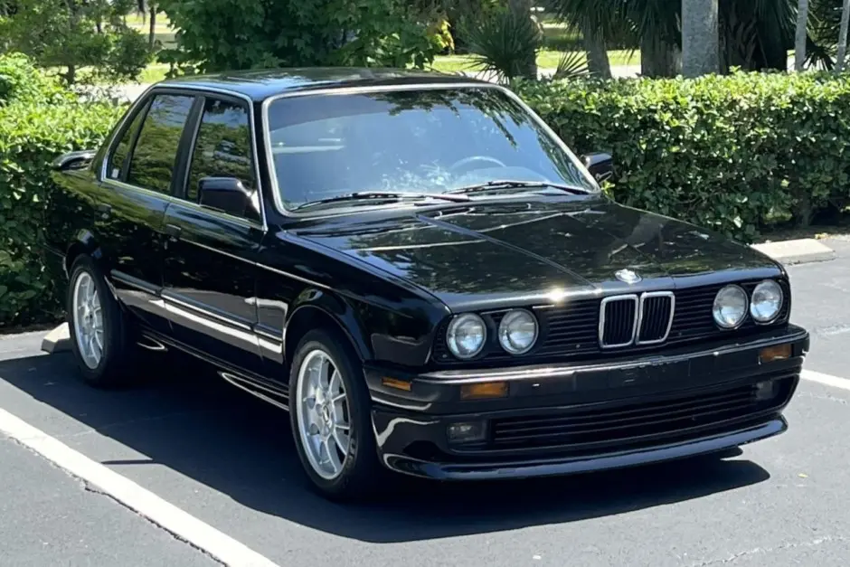BMW 3 Serisi 3 Serisi 325i Standart 6