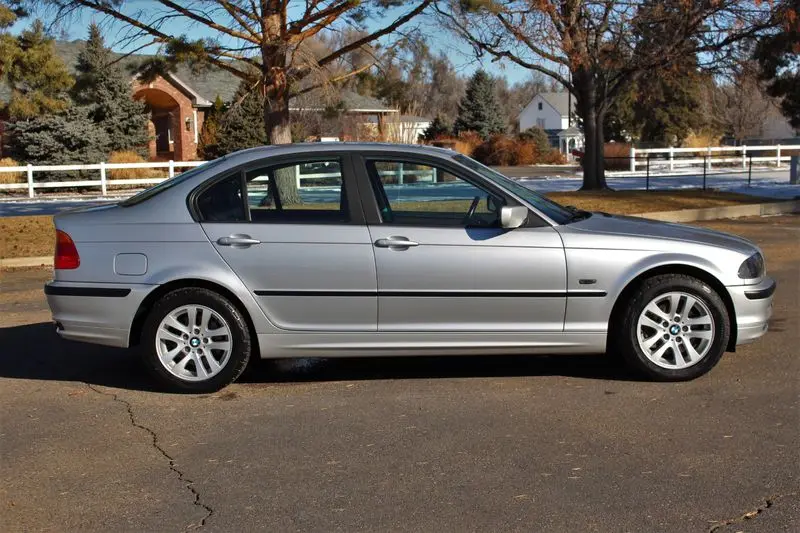 BMW 3 Serisi 3 Serisi 325xi Standart 3