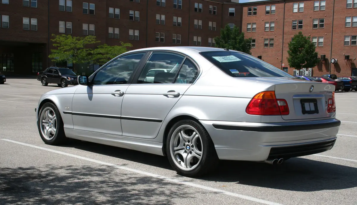 BMW 3 Serisi 3 Serisi 330i Standart 2