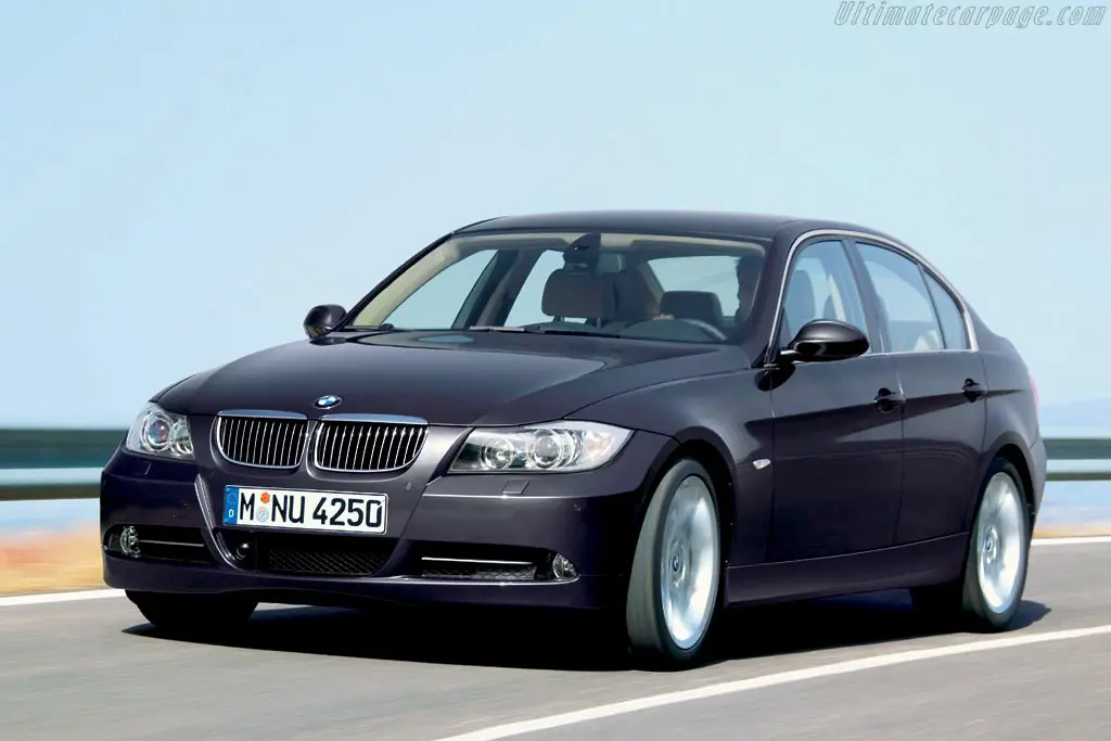 BMW 3 Serisi 3 Serisi 330i xDrive Standart 6