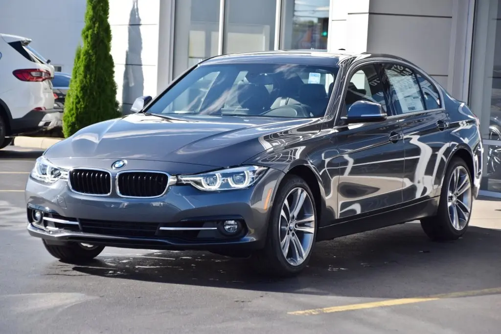 BMW 3 Serisi 3 Serisi 330i xDrive Standart 1