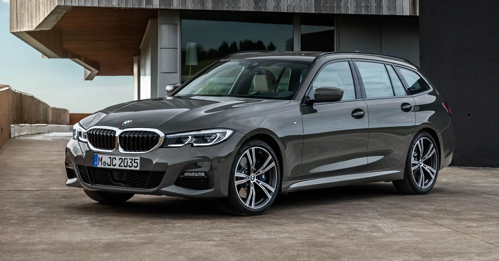 BMW 3 Serisi 3 Serisi 330i xDrive Touring M Sport 4
