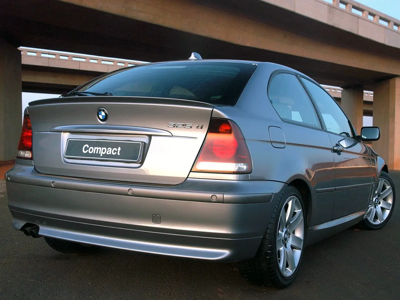 BMW 3 Serisi 3 Serisi Compact 325ti Standart 4